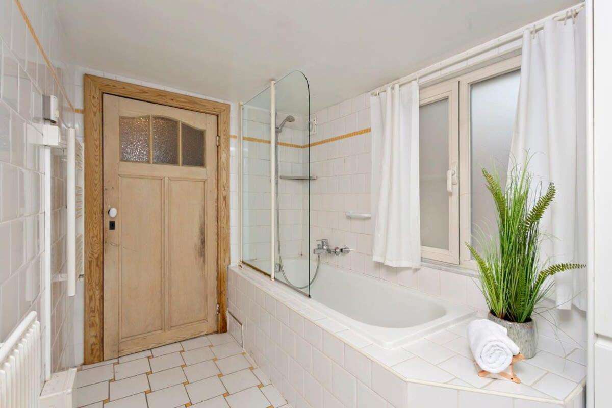 Huswell - Charming Town House In Historic Center Of Bruges Villa Exterior photo